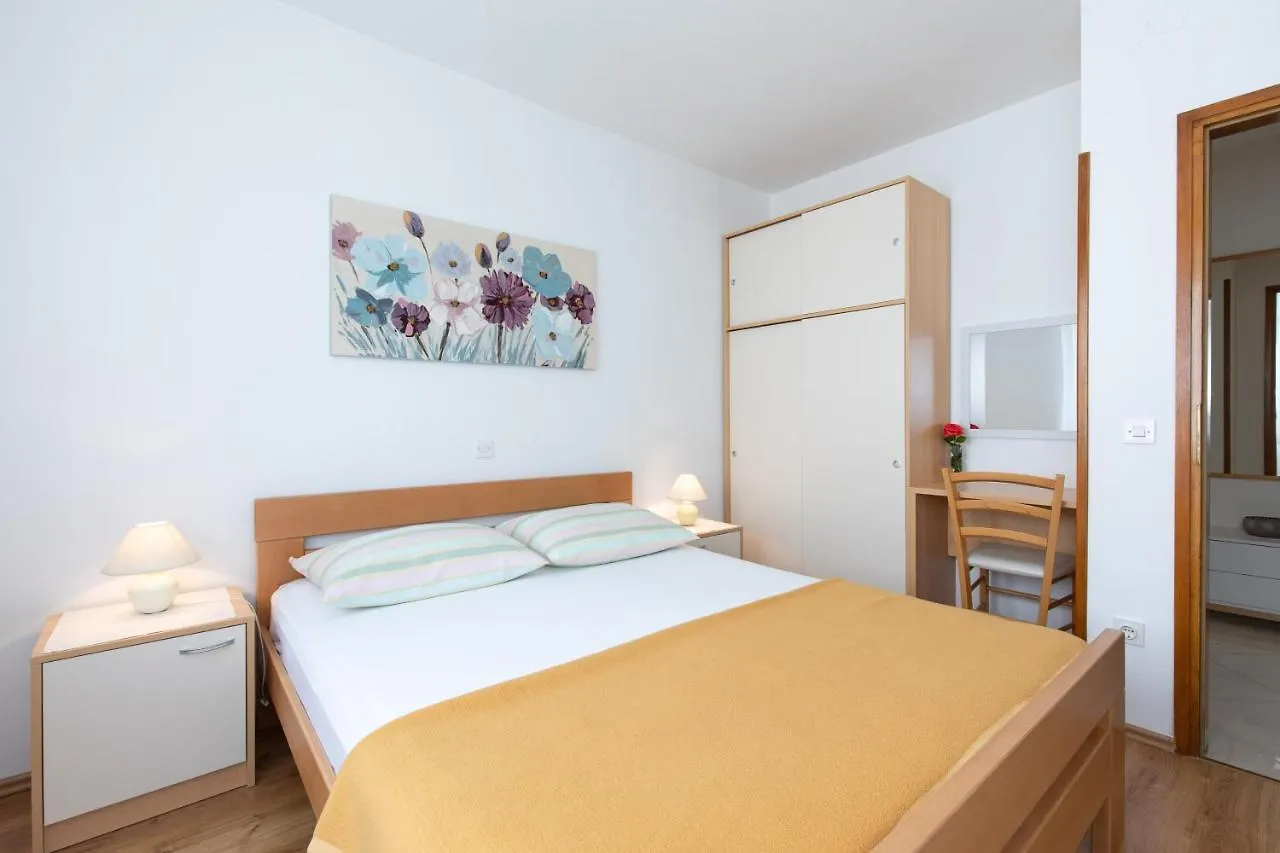 Apartments Dujmovic Ivo 2  Baska (Krk)